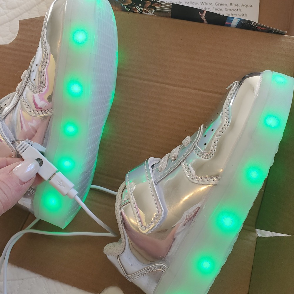 Kids Silver Metallic MULTI COLOR  continuous or pulsating LED Light Up Sneakers - Picture 13 of 16